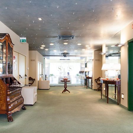 Hotel Senator Gorgonzola Buitenkant foto