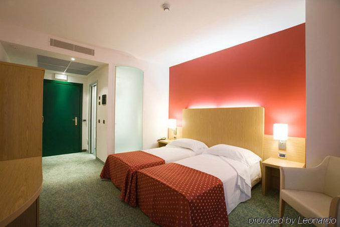 Hotel Senator Gorgonzola Kamer foto