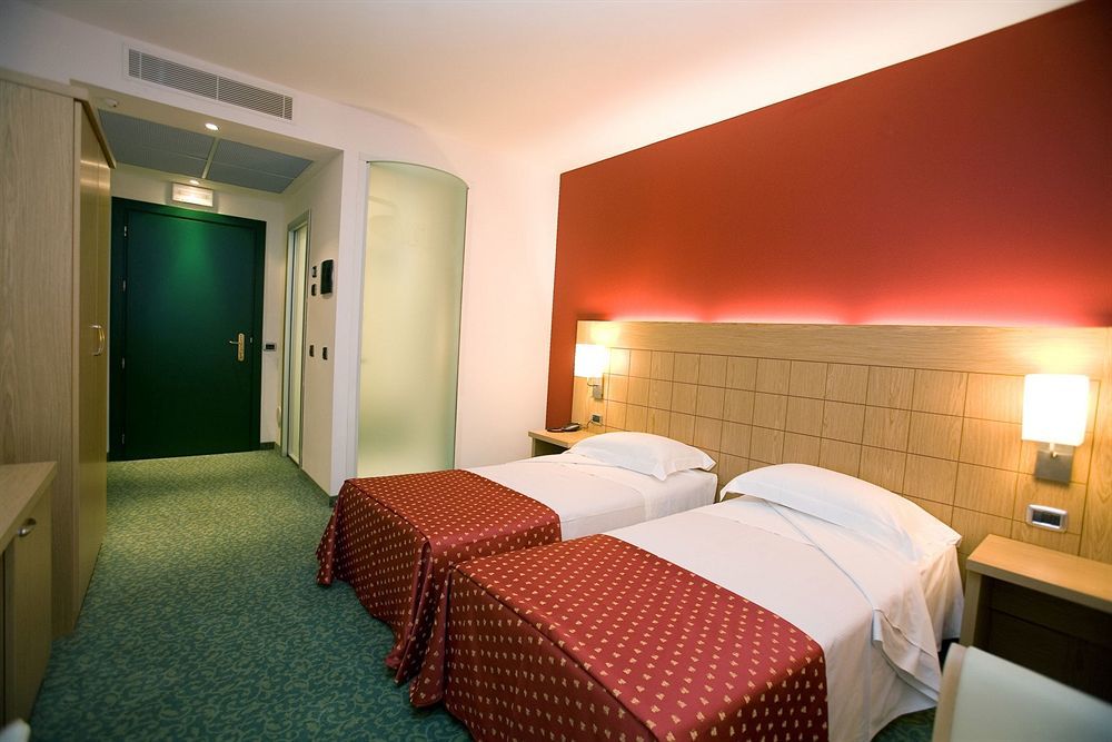 Hotel Senator Gorgonzola Kamer foto