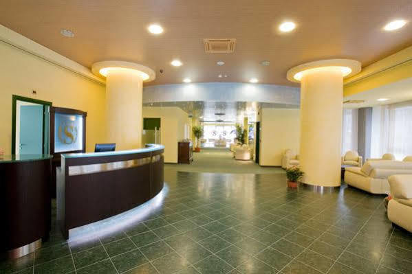 Hotel Senator Gorgonzola Buitenkant foto