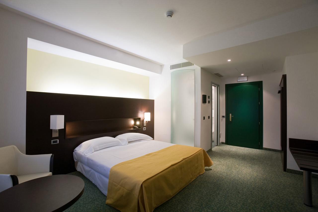 Hotel Senator Gorgonzola Buitenkant foto