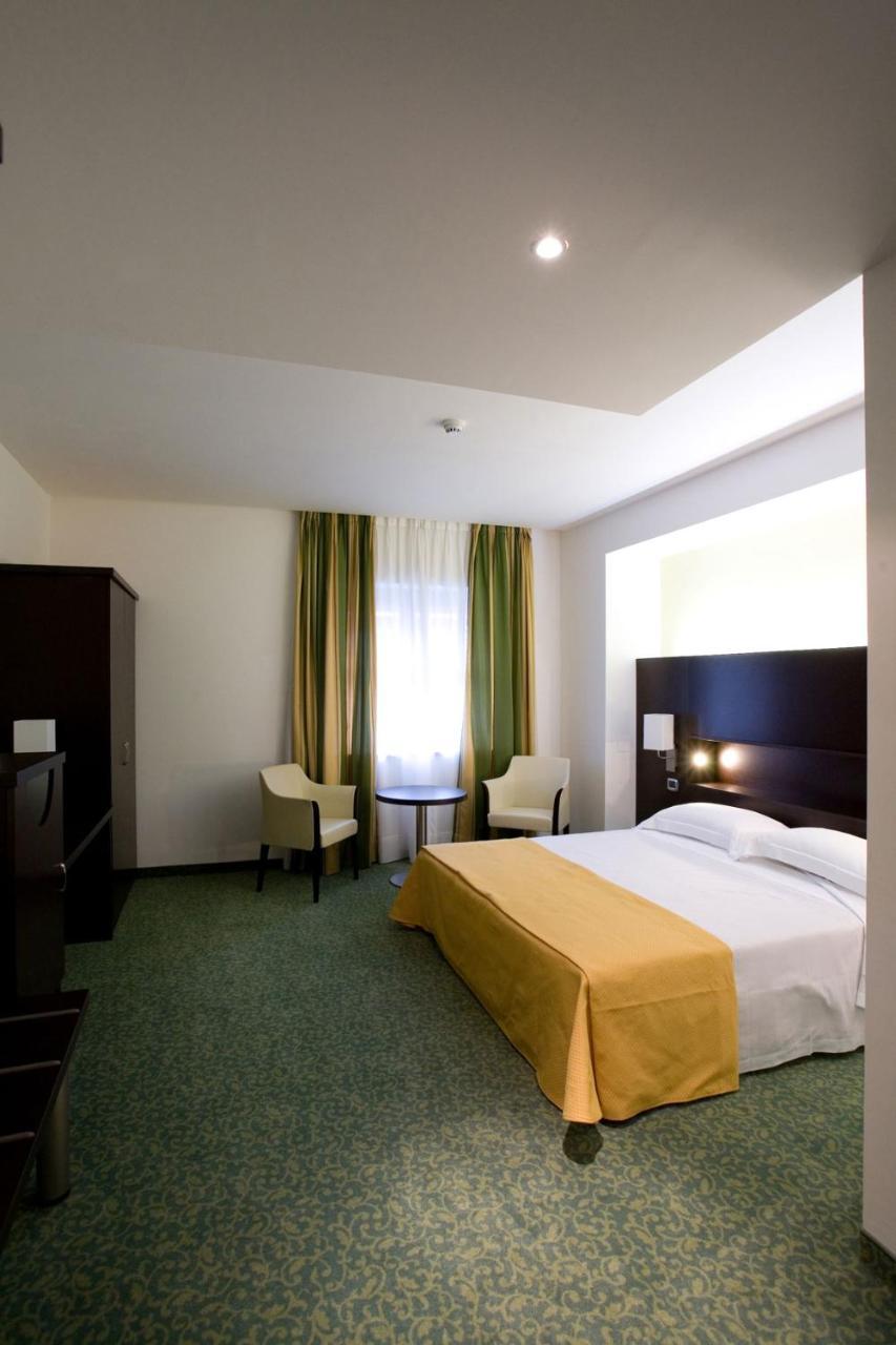 Hotel Senator Gorgonzola Buitenkant foto